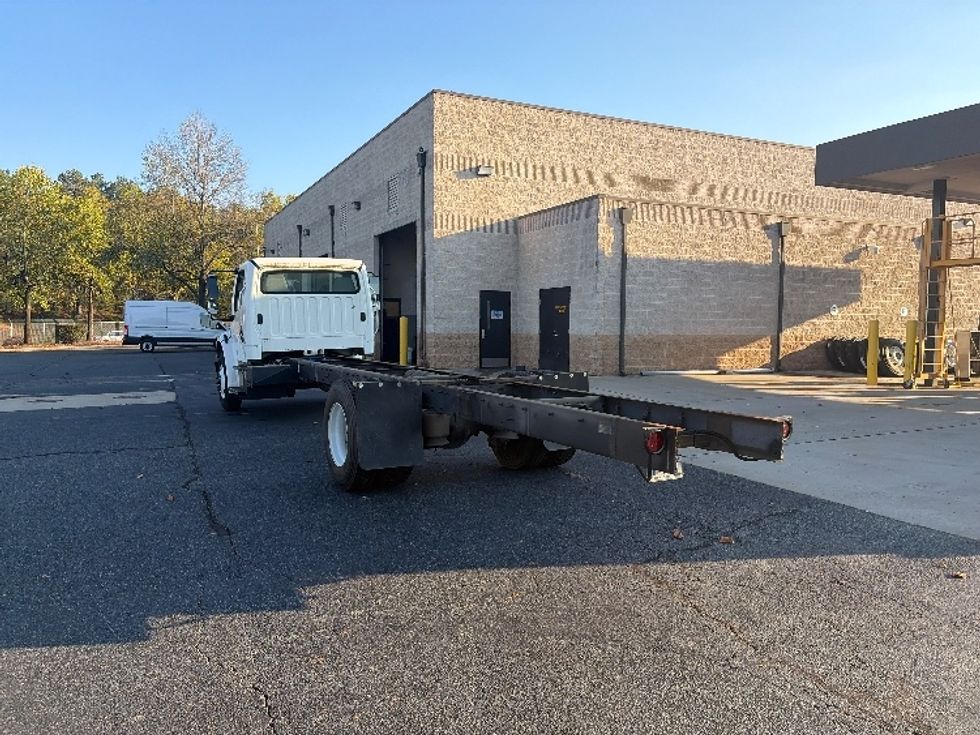 Cab and Chassis Truck-Light and Medium Duty Trucks-Freightliner-2018-M2-Concord-NC-21,035\n\t\tmiles-$ 47,500 - Image 6