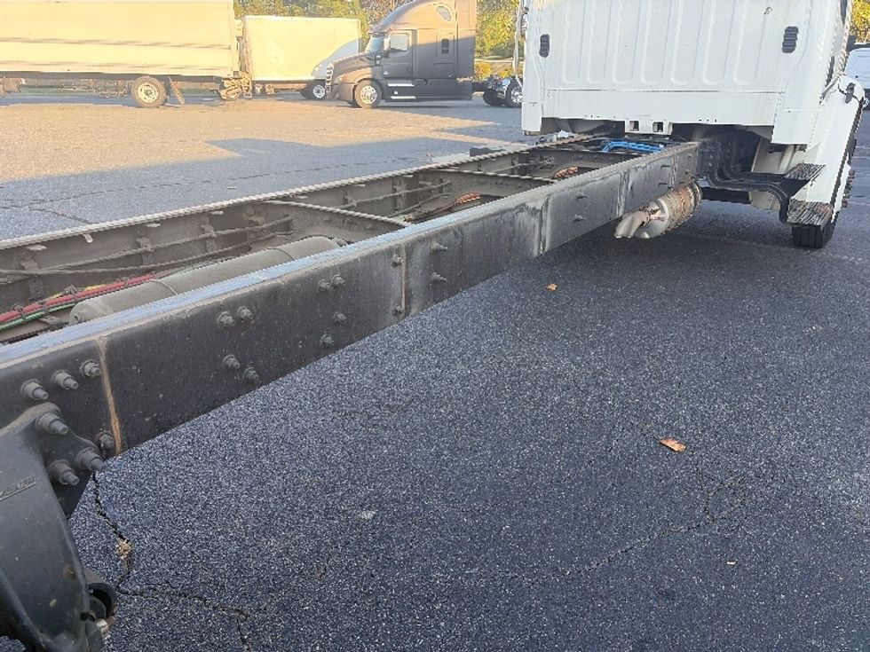 Cab and Chassis Truck-Light and Medium Duty Trucks-Freightliner-2018-M2-Concord-NC-21,035\n\t\tmiles-$ 47,500 - Image 9