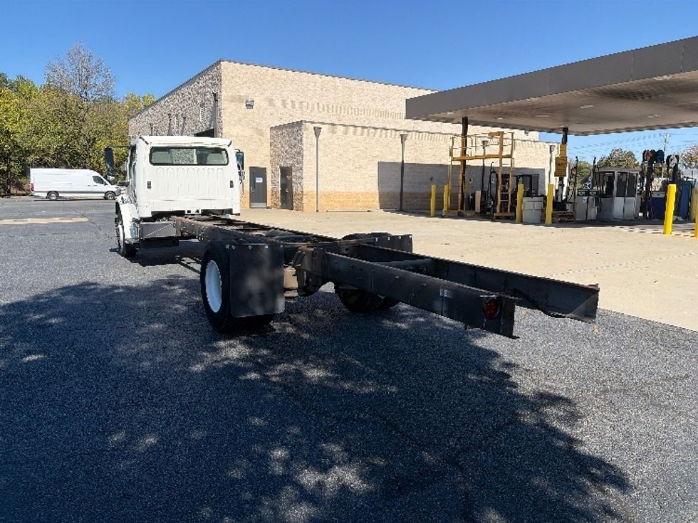 Cab and Chassis Truck-Light and Medium Duty Trucks-Freightliner-2018-M2-Concord-NC-22,100\n\t\tmiles-$ 52,500 - Image 6