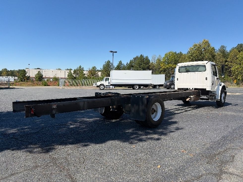 Cab and Chassis Truck-Light and Medium Duty Trucks-Freightliner-2018-M2-Concord-NC-22,100\n\t\tmiles-$ 52,500 - Image 8