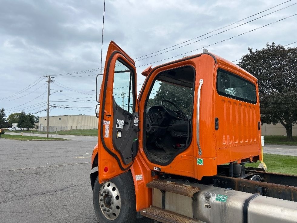 Cab and Chassis Truck-Light and Medium Duty Trucks-Freightliner-2018-M2-Fredonia-NY-142,636\n\t\tmiles-$ 47,250 - Image 11