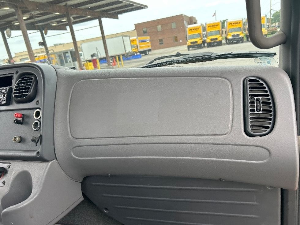 Cab and Chassis Truck-Light and Medium Duty Trucks-Freightliner-2018-M2-Fredonia-NY-142,636\n\t\tmiles-$ 47,250 - Image 16