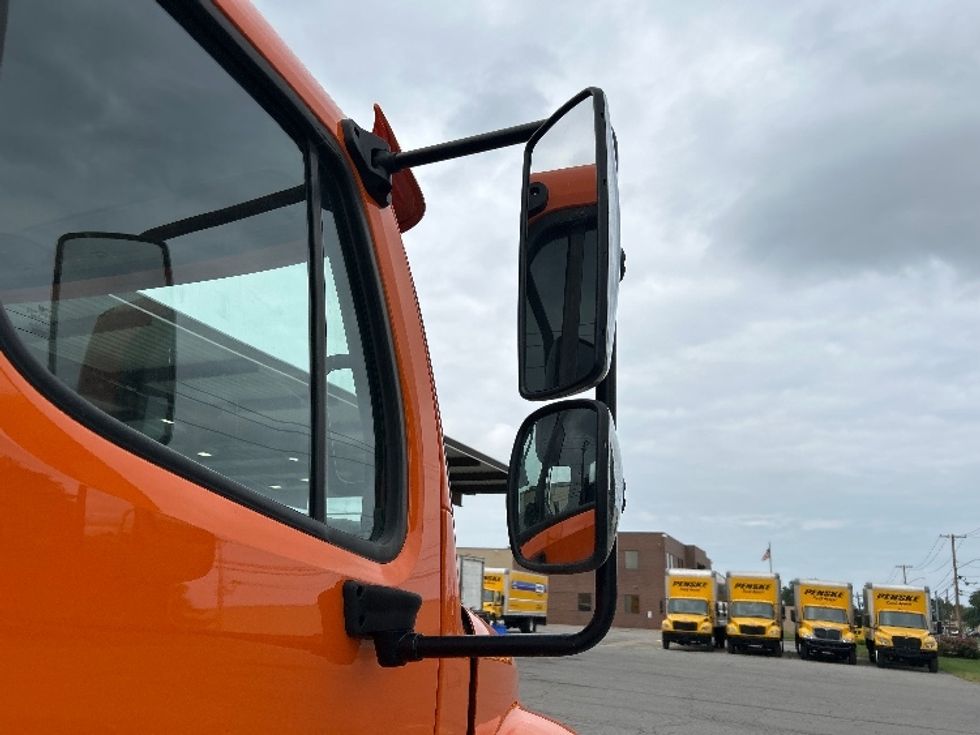 Cab and Chassis Truck-Light and Medium Duty Trucks-Freightliner-2018-M2-Fredonia-NY-142,636\n\t\tmiles-$ 47,250 - Image 21