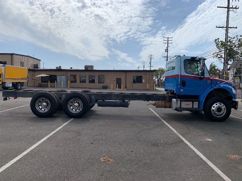 Cab and Chassis Truck-Light and Medium Duty Trucks-Freightliner-2018-M2-Fresno-CA-218,503\n\t\tmiles-$ 46,250 - Image 10