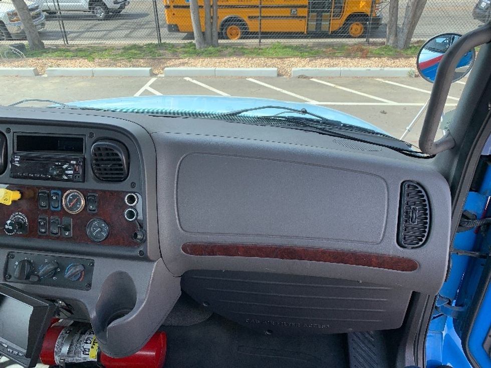 Cab and Chassis Truck-Light and Medium Duty Trucks-Freightliner-2018-M2-Fresno-CA-218,503\n\t\tmiles-$ 46,250 - Image 15