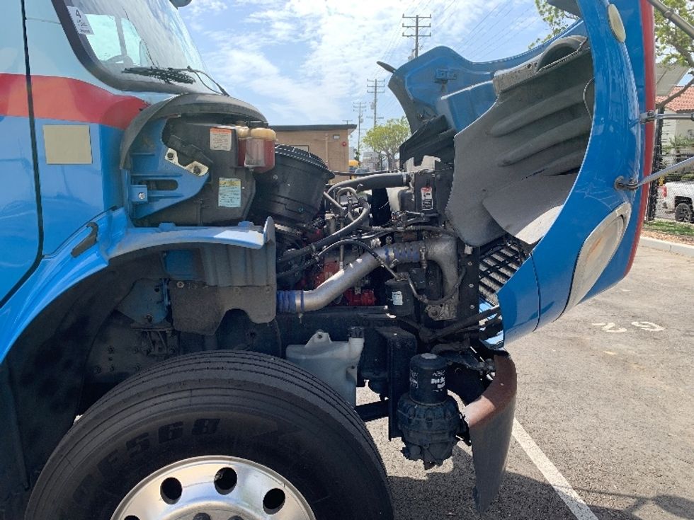 Cab and Chassis Truck-Light and Medium Duty Trucks-Freightliner-2018-M2-Fresno-CA-218,503\n\t\tmiles-$ 46,250 - Image 16