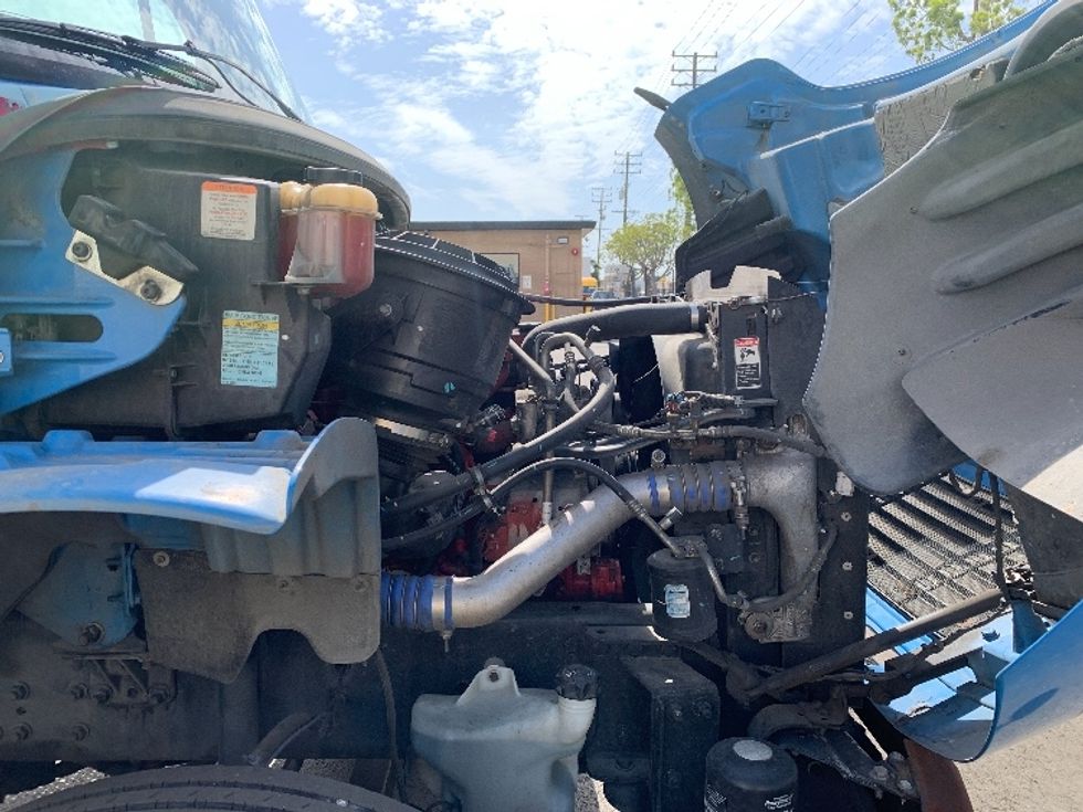 Cab and Chassis Truck-Light and Medium Duty Trucks-Freightliner-2018-M2-Fresno-CA-218,503\n\t\tmiles-$ 46,250 - Image 17