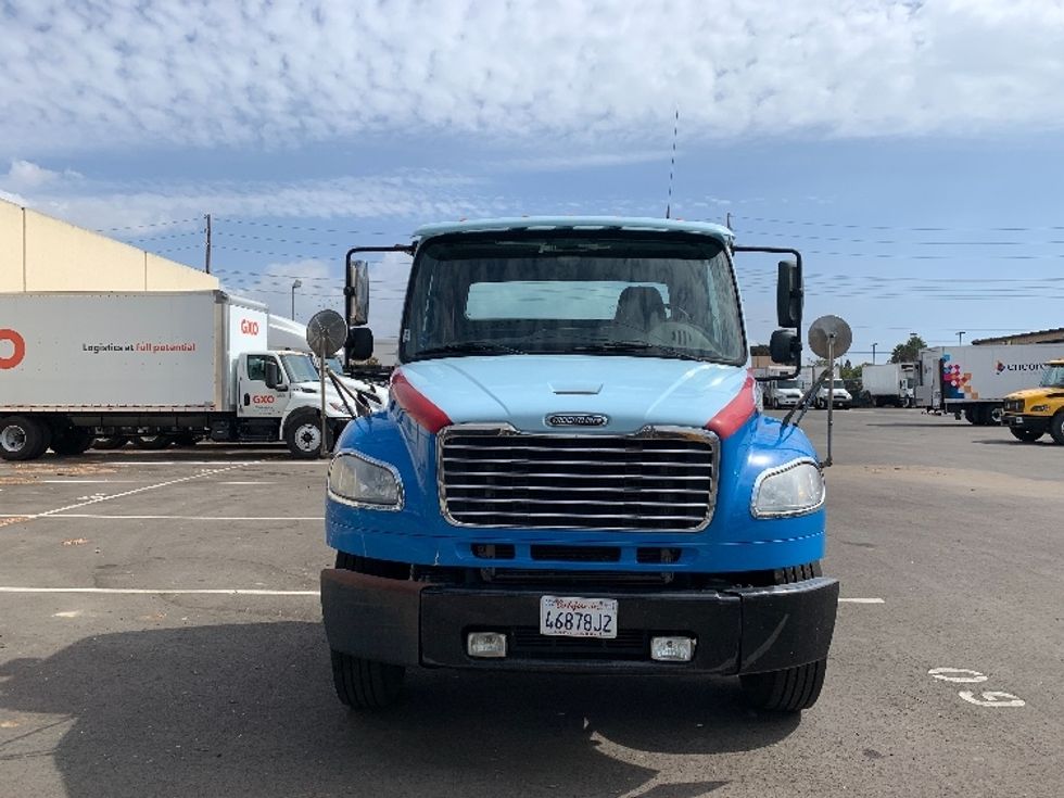 Cab and Chassis Truck-Light and Medium Duty Trucks-Freightliner-2018-M2-Fresno-CA-218,503\n\t\tmiles-$ 46,250 - Image 2