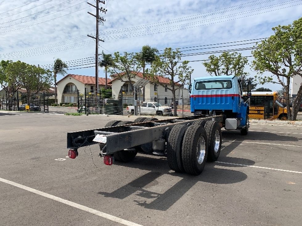 Cab and Chassis Truck-Light and Medium Duty Trucks-Freightliner-2018-M2-Fresno-CA-218,503\n\t\tmiles-$ 46,250 - Image 8
