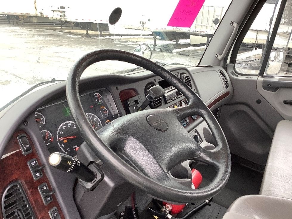 Cab and Chassis Truck-Light and Medium Duty Trucks-Freightliner-2018-M2-Lancaster-PA-182,600\n\t\tmiles-$ 38,000 - Image 17