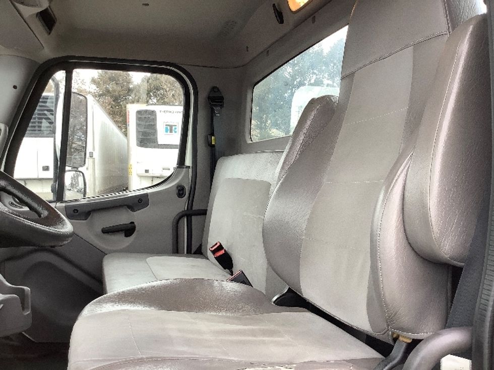 Cab and Chassis Truck-Light and Medium Duty Trucks-Freightliner-2018-M2-Lancaster-PA-182,600\n\t\tmiles-$ 38,000 - Image 19