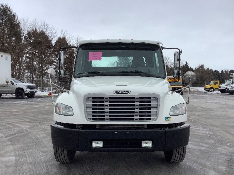 Cab and Chassis Truck-Light and Medium Duty Trucks-Freightliner-2018-M2-Lancaster-PA-182,600\n\t\tmiles-$ 38,000 - Image 2