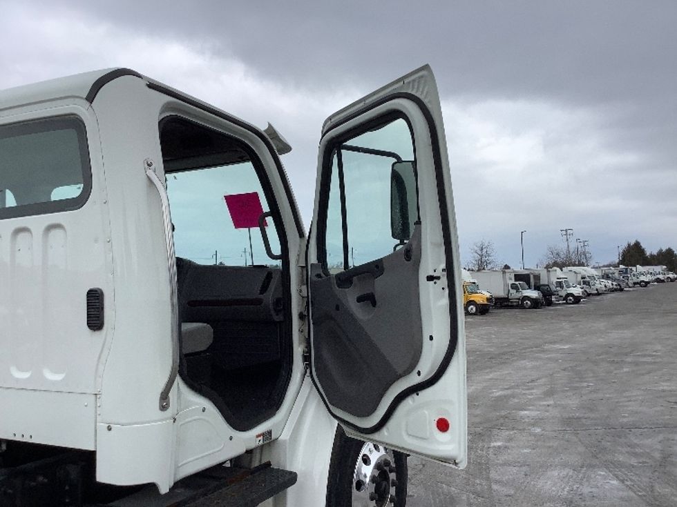 Cab and Chassis Truck-Light and Medium Duty Trucks-Freightliner-2018-M2-Lancaster-PA-182,600\n\t\tmiles-$ 38,000 - Image 20