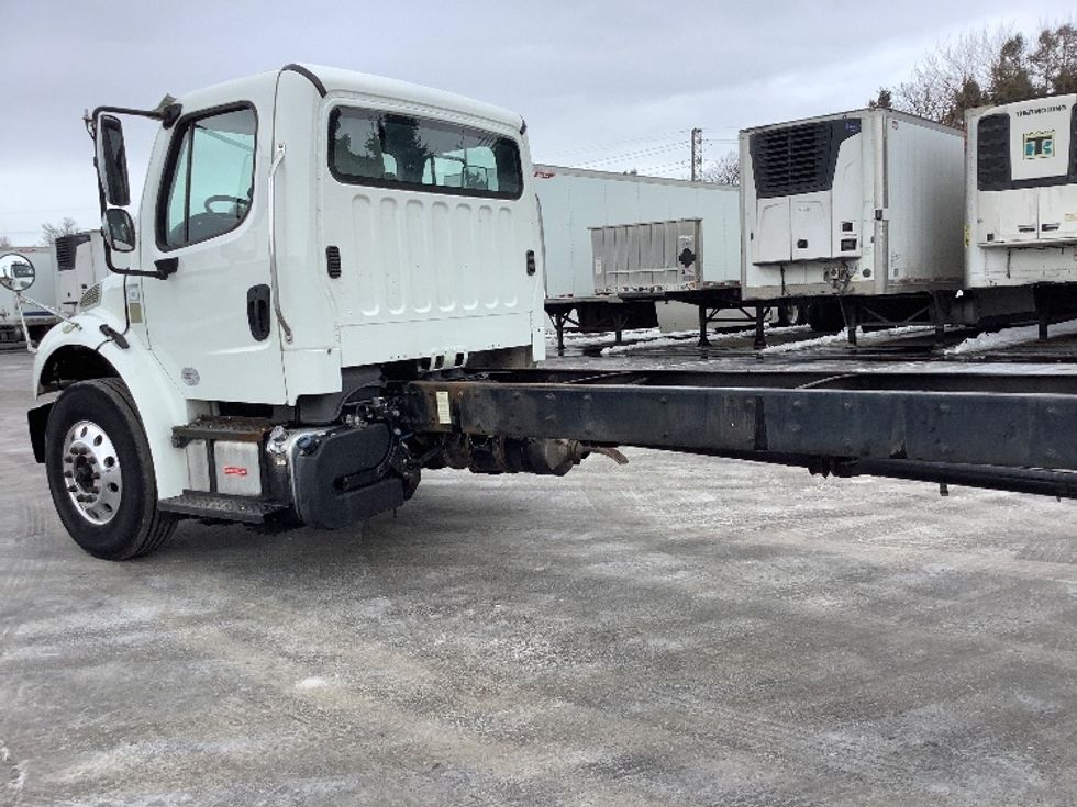 Cab and Chassis Truck-Light and Medium Duty Trucks-Freightliner-2018-M2-Lancaster-PA-182,600\n\t\tmiles-$ 38,000 - Image 5