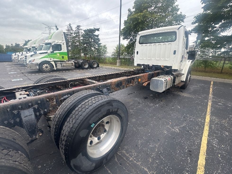 Cab and Chassis Truck-Light and Medium Duty Trucks-Freightliner-2018-M2-Mississauga-ON-430,701\n\t\tkm-$ 49,750 - Image 12