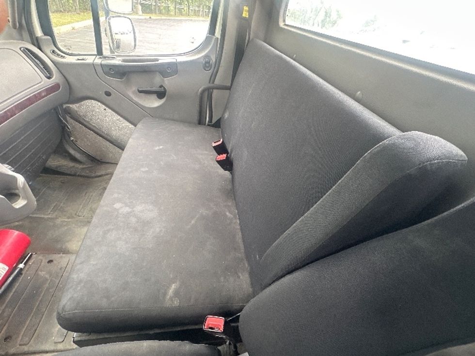 Cab and Chassis Truck-Light and Medium Duty Trucks-Freightliner-2018-M2-Mississauga-ON-430,701\n\t\tkm-$ 49,750 - Image 6