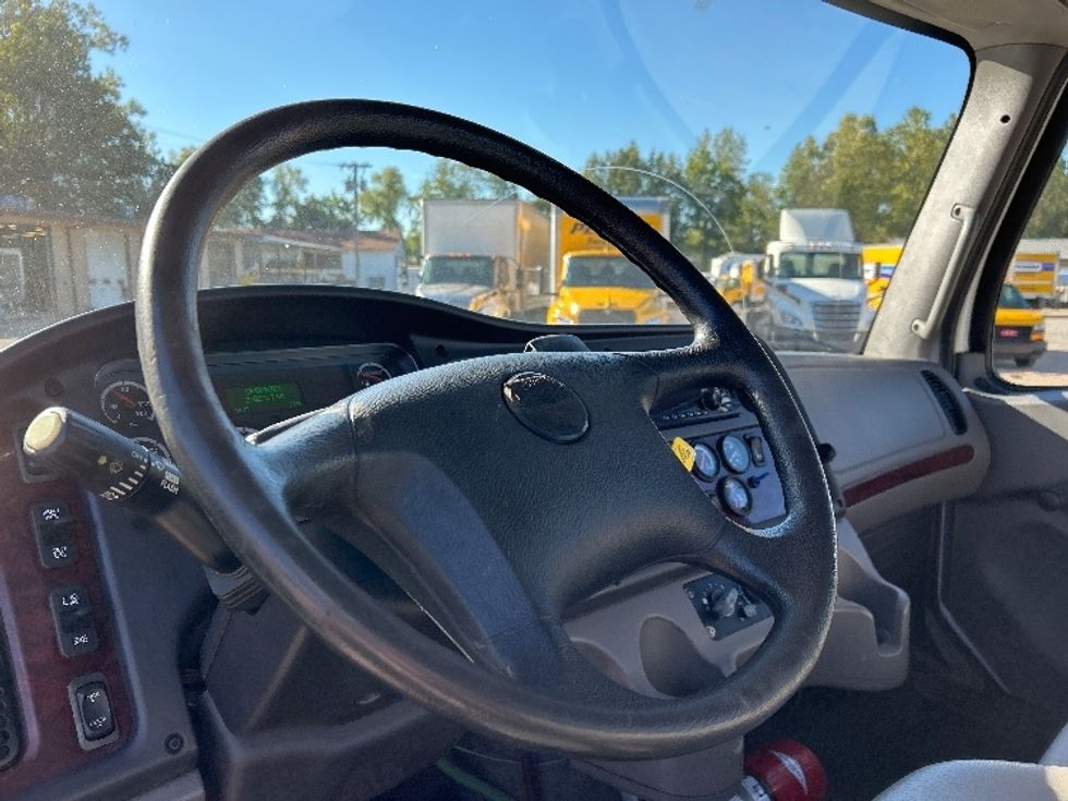 Cab and Chassis Truck-Light and Medium Duty Trucks-Freightliner-2018-M2-Poplar Bluff-MO-278,272\n\t\tmiles-$ 25,500 - Image 13