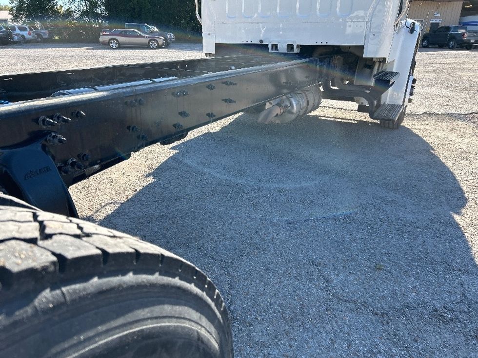 Cab and Chassis Truck-Light and Medium Duty Trucks-Freightliner-2018-M2-Poplar Bluff-MO-278,272\n\t\tmiles-$ 25,500 - Image 9