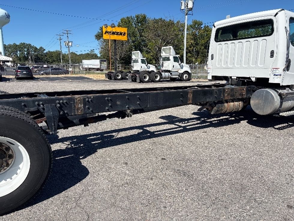 Cab and Chassis Truck-Light and Medium Duty Trucks-Freightliner-2018-M2-Prince George-VA-148,219\n\t\tmiles-$ 40,000 - Image 10