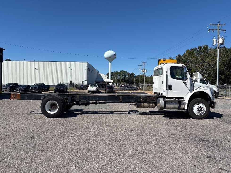 Cab and Chassis Truck-Light and Medium Duty Trucks-Freightliner-2018-M2-Prince George-VA-148,219\n\t\tmiles-$ 40,000 - Image 11