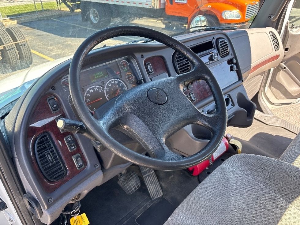 Cab and Chassis Truck-Light and Medium Duty Trucks-Freightliner-2018-M2-Prince George-VA-148,219\n\t\tmiles-$ 40,000 - Image 14