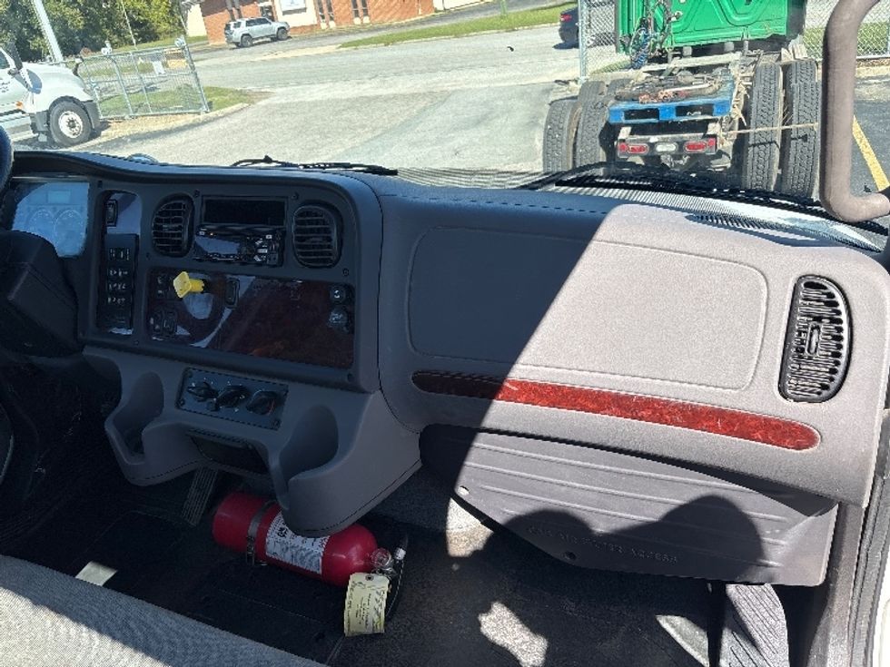 Cab and Chassis Truck-Light and Medium Duty Trucks-Freightliner-2018-M2-Prince George-VA-148,219\n\t\tmiles-$ 40,000 - Image 17