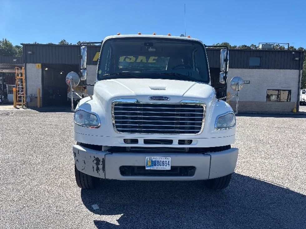 Cab and Chassis Truck-Light and Medium Duty Trucks-Freightliner-2018-M2-Prince George-VA-148,219\n\t\tmiles-$ 40,000 - Image 2