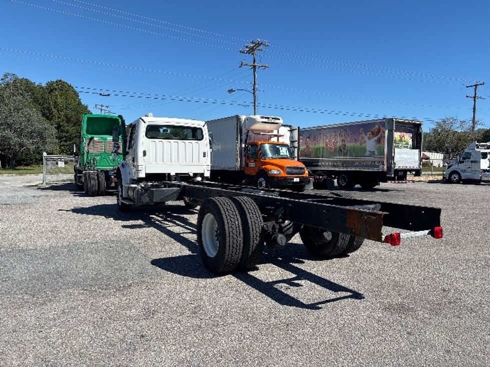 Cab and Chassis Truck-Light and Medium Duty Trucks-Freightliner-2018-M2-Prince George-VA-148,219\n\t\tmiles-$ 40,000 - Image 6