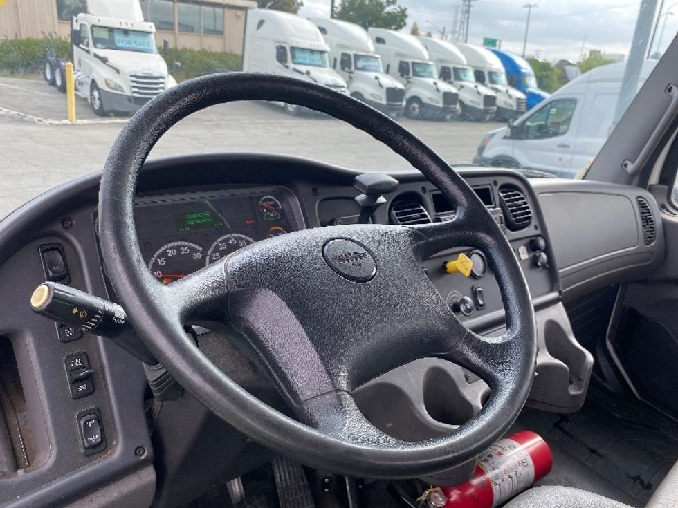 Cab and Chassis Truck-Light and Medium Duty Trucks-Freightliner-2018-M2-Torrance-CA-162,662\n\t\tmiles-$ 40,500 - Image 13