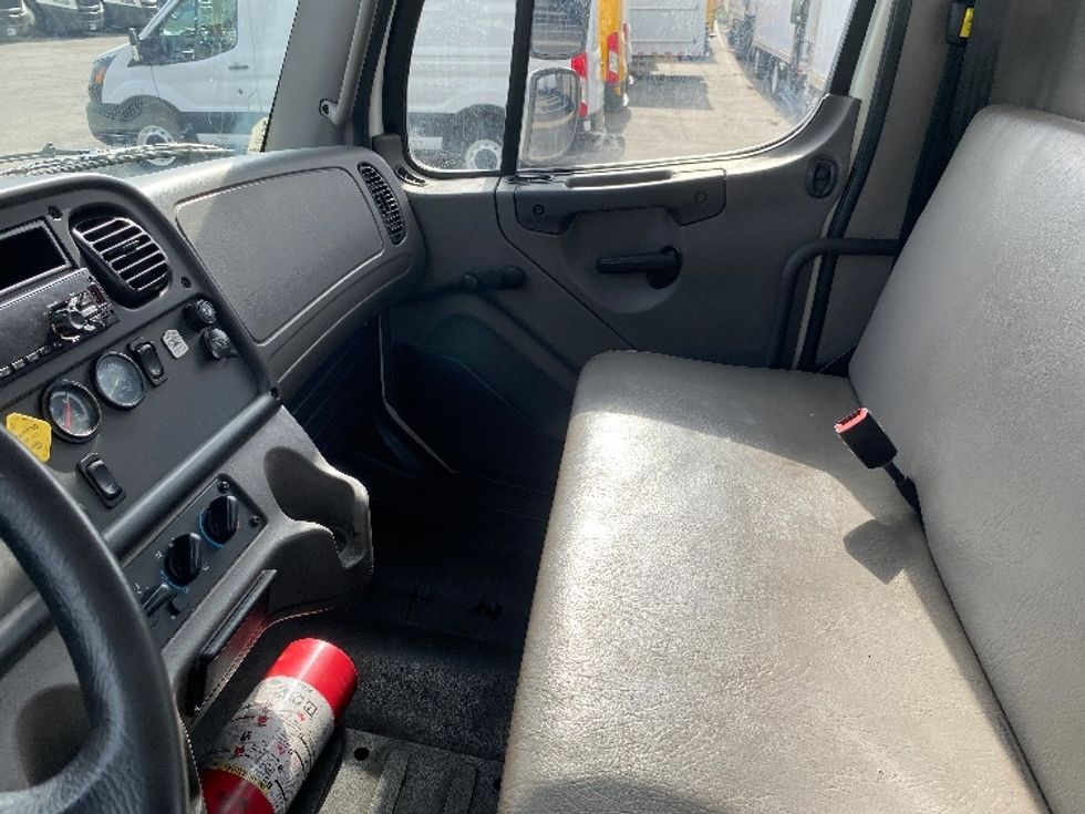Cab and Chassis Truck-Light and Medium Duty Trucks-Freightliner-2018-M2-Torrance-CA-162,662\n\t\tmiles-$ 40,500 - Image 15