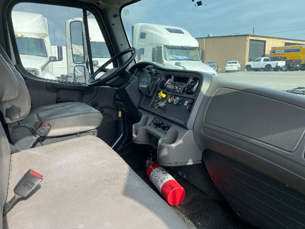 Cab and Chassis Truck-Light and Medium Duty Trucks-Freightliner-2018-M2-Torrance-CA-162,662\n\t\tmiles-$ 40,500 - Image 18