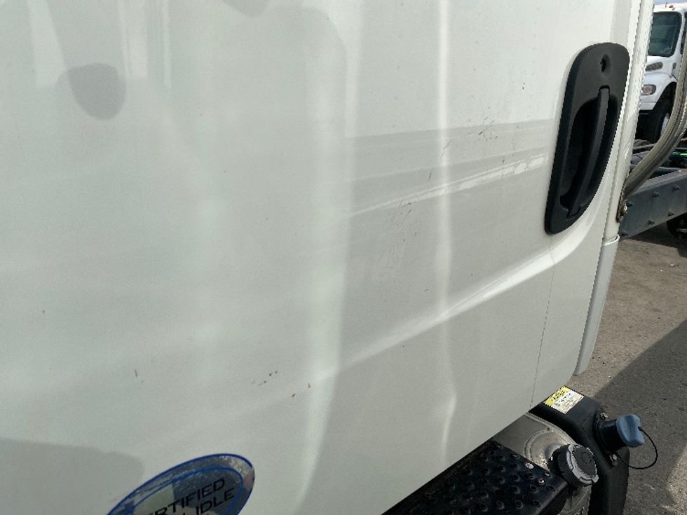 Cab and Chassis Truck-Light and Medium Duty Trucks-Freightliner-2018-M2-Torrance-CA-162,662\n\t\tmiles-$ 40,500 - Image 21