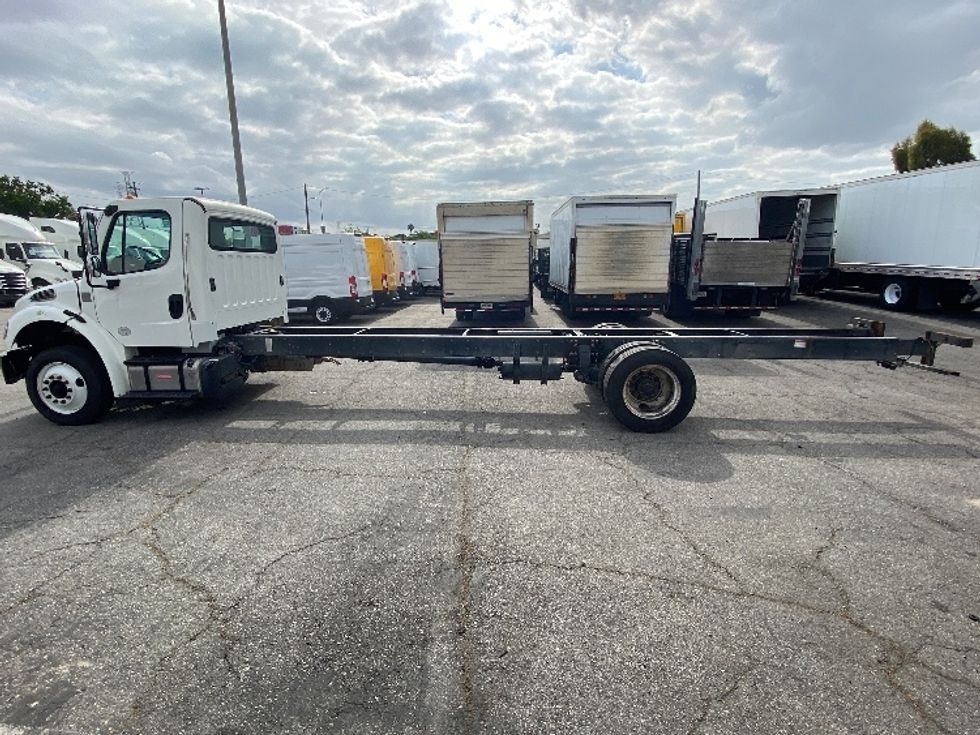 Cab and Chassis Truck-Light and Medium Duty Trucks-Freightliner-2018-M2-Torrance-CA-162,662\n\t\tmiles-$ 40,500 - Image 4