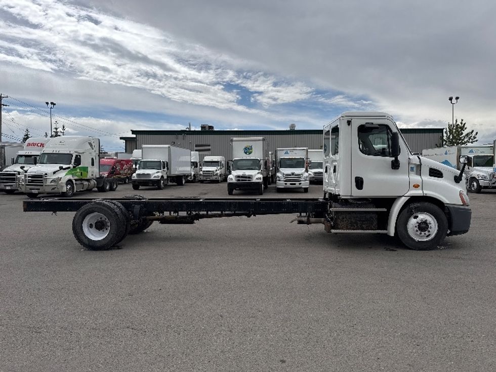 Cab and Chassis Truck-Light and Medium Duty Trucks-Freightliner-2018-X11342S-Calgary-AB-642,862\n\t\tkm-$ 72,000 - Image 13