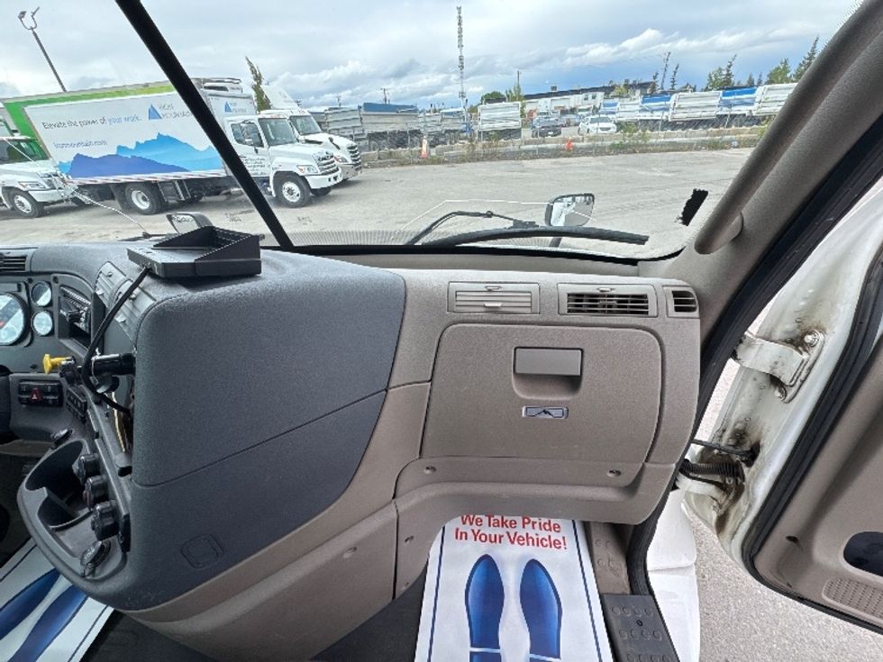 Cab and Chassis Truck-Light and Medium Duty Trucks-Freightliner-2018-X11342S-Calgary-AB-642,862\n\t\tkm-$ 72,000 - Image 17