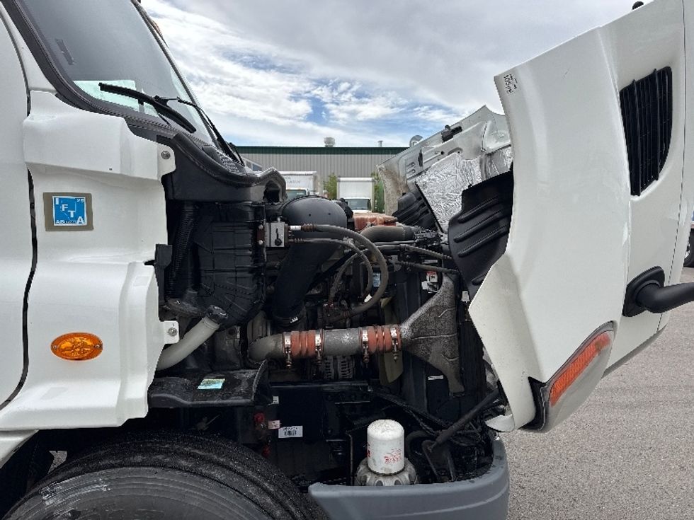 Cab and Chassis Truck-Light and Medium Duty Trucks-Freightliner-2018-X11342S-Calgary-AB-642,862\n\t\tkm-$ 72,000 - Image 19