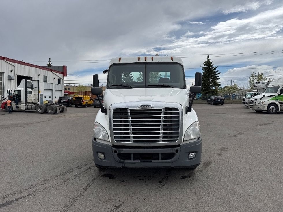 Cab and Chassis Truck-Light and Medium Duty Trucks-Freightliner-2018-X11342S-Calgary-AB-642,862\n\t\tkm-$ 72,000 - Image 2