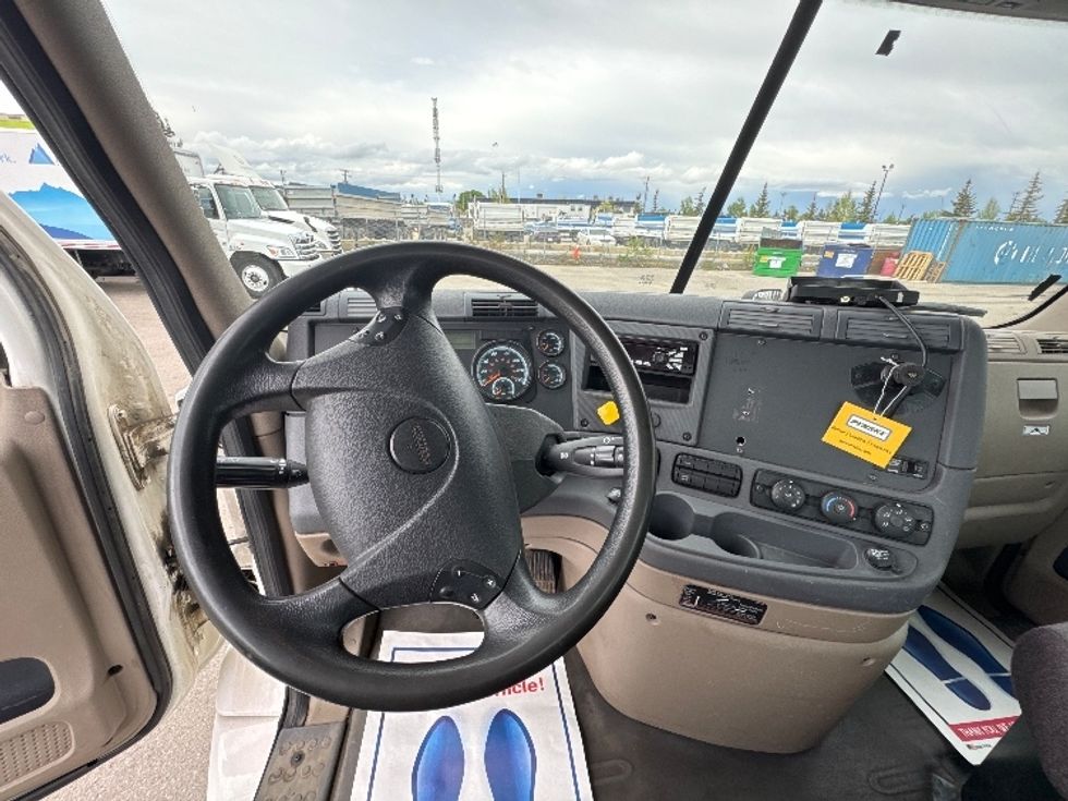 Cab and Chassis Truck-Light and Medium Duty Trucks-Freightliner-2018-X11342S-Calgary-AB-642,862\n\t\tkm-$ 72,000 - Image 20