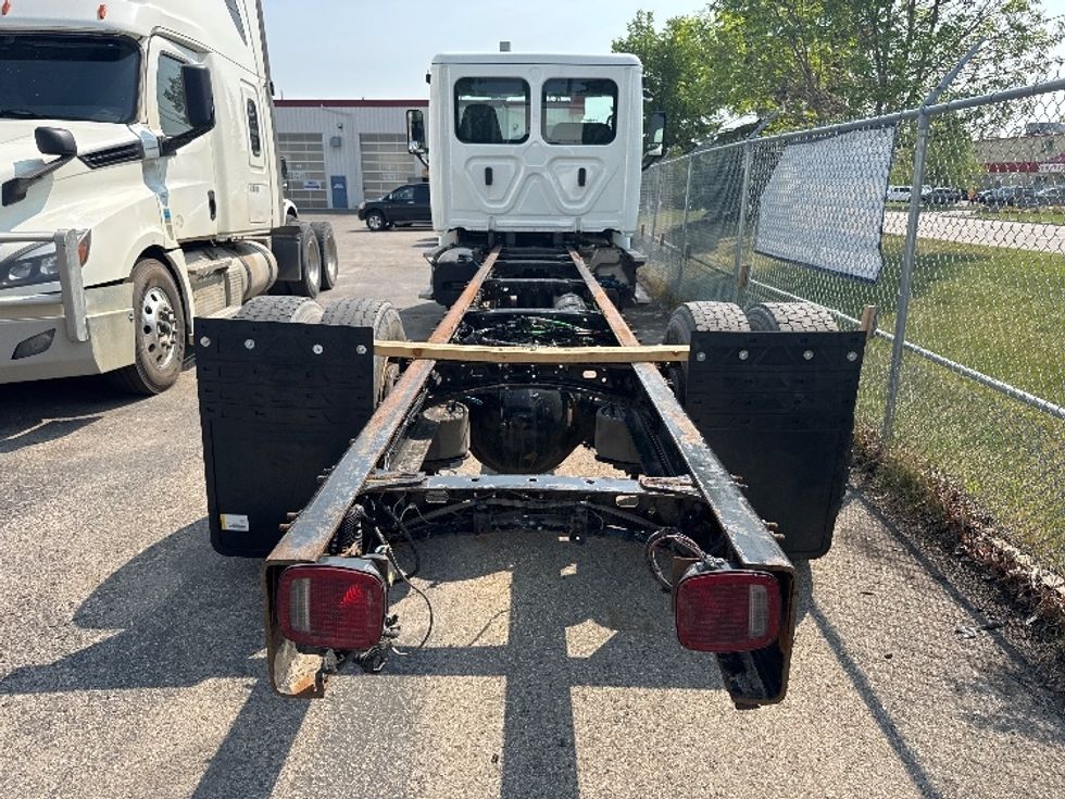Cab and Chassis Truck-Light and Medium Duty Trucks-Freightliner-2018-X11342S-Calgary-AB-642,862\n\t\tkm-$ 72,000 - Image 7