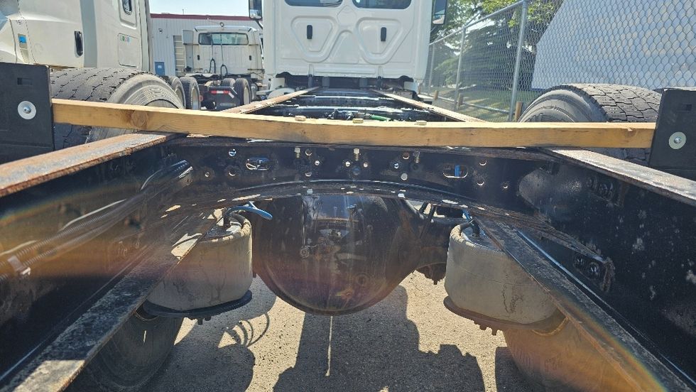 Cab and Chassis Truck-Light and Medium Duty Trucks-Freightliner-2018-X11342S-Calgary-AB-642,862\n\t\tkm-$ 72,000 - Image 8