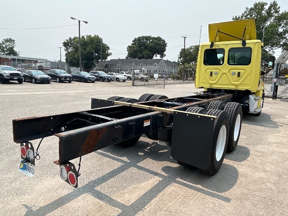 Cab and Chassis Truck-Light and Medium Duty Trucks-Freightliner-2019-Cascadia X12564S-Prince George-VA-418,668\n\t\tmiles-$ 76,500 - Image 9