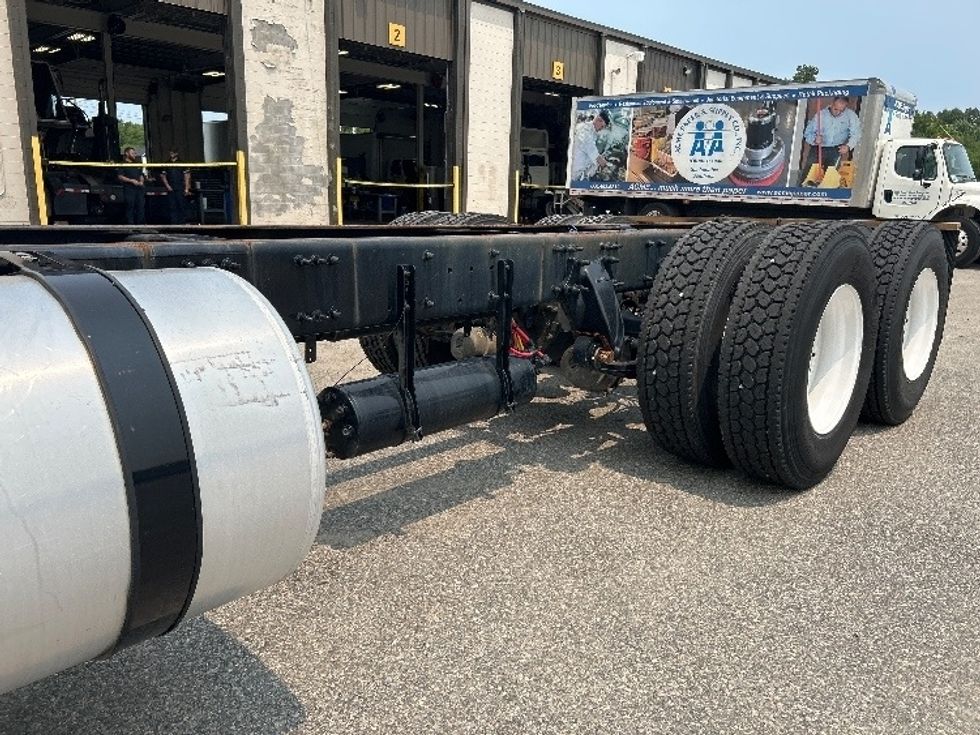 Cab and Chassis Truck-Light and Medium Duty Trucks-Freightliner-2019-Cascadia X12564S-Prince George-VA-418,668\n\t\tmiles-$ 76,500 - Image 5