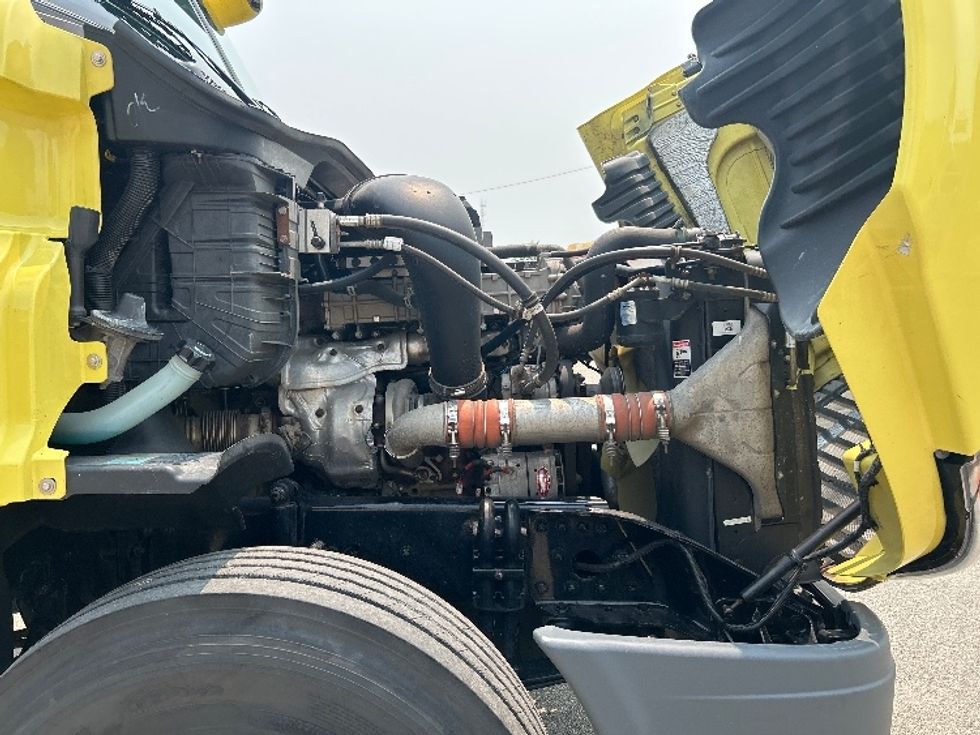 Cab and Chassis Truck-Light and Medium Duty Trucks-Freightliner-2019-Cascadia X12564S-Prince George-VA-418,668\n\t\tmiles-$ 76,500 - Image 20