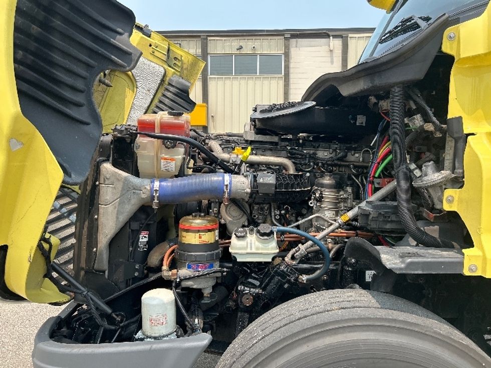 Cab and Chassis Truck-Light and Medium Duty Trucks-Freightliner-2019-Cascadia X12564S-Prince George-VA-418,668\n\t\tmiles-$ 76,500 - Image 21