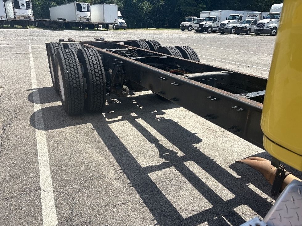 Cab and Chassis Truck-Light and Medium Duty Trucks-Freightliner-2019-Cascadia X12564S-Richmond-VA-539,969\n\t\tmiles-$ 72,250 - Image 9