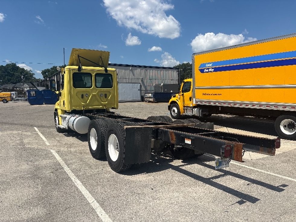 Cab and Chassis Truck-Light and Medium Duty Trucks-Freightliner-2019-Cascadia X12564S-Richmond-VA-539,969\n\t\tmiles-$ 72,250 - Image 6