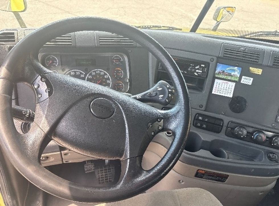 Cab and Chassis Truck-Light and Medium Duty Trucks-Freightliner-2019-Cascadia X12564S-Richmond-VA-539,969\n\t\tmiles-$ 72,250 - Image 12