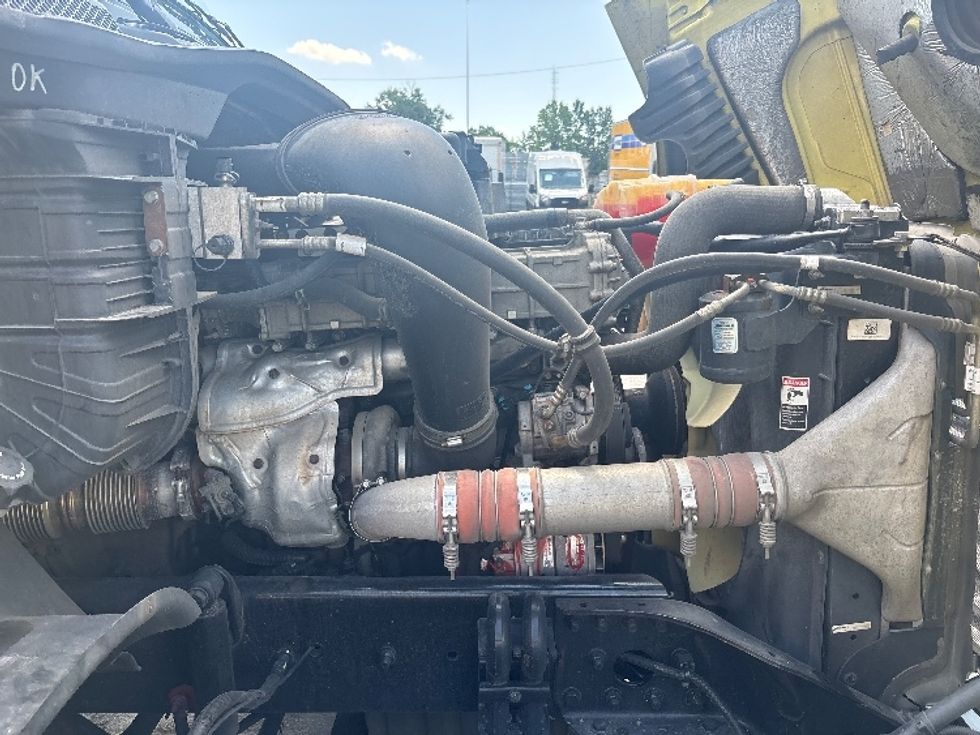 Cab and Chassis Truck-Light and Medium Duty Trucks-Freightliner-2019-Cascadia X12564S-Richmond-VA-539,969\n\t\tmiles-$ 72,250 - Image 16