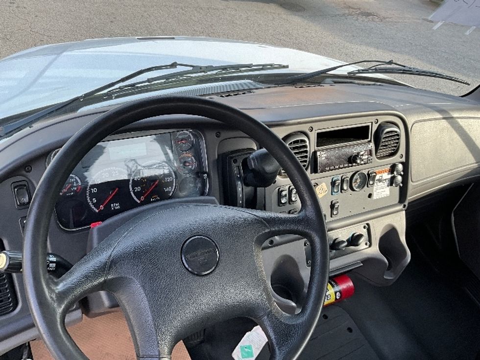 Cab and Chassis Truck-Light and Medium Duty Trucks-Freightliner-2019-M2-Abbotsford-BC-336,747\n\t\tkm-$ 46,000 - Image 12