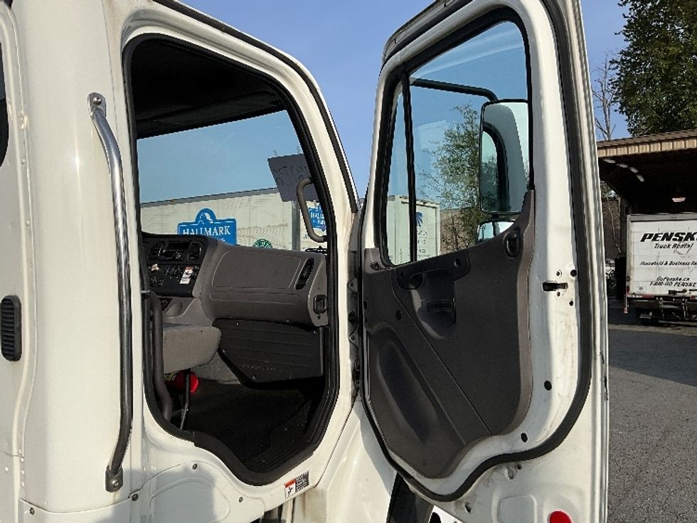Cab and Chassis Truck-Light and Medium Duty Trucks-Freightliner-2019-M2-Abbotsford-BC-336,747\n\t\tkm-$ 46,000 - Image 15